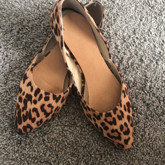 Time and Tru Shoes - Leopard Pointed Flats